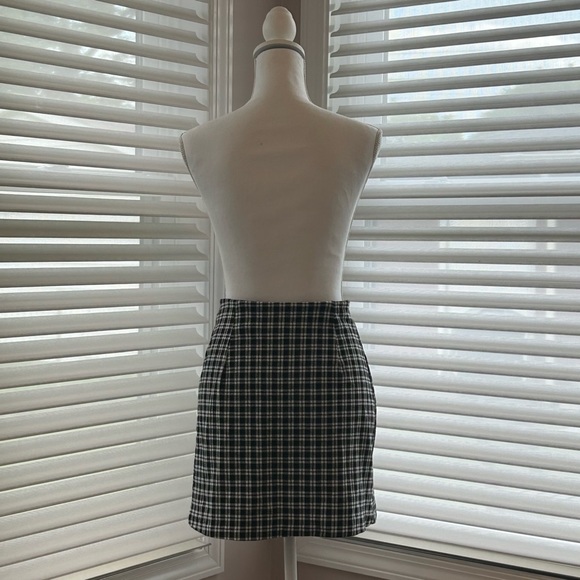 H&M Plaid Mini Skirt - Picture 4 of 4